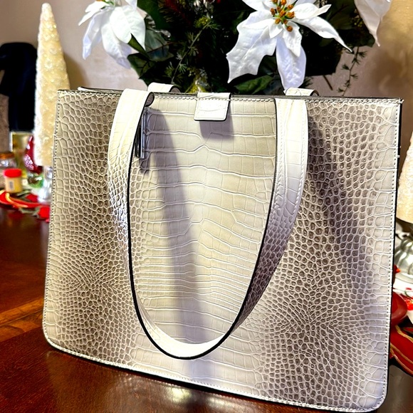 Calvin Klein Tote Bag - Picture 2 of 8